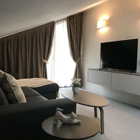 Exclusive Apartment *